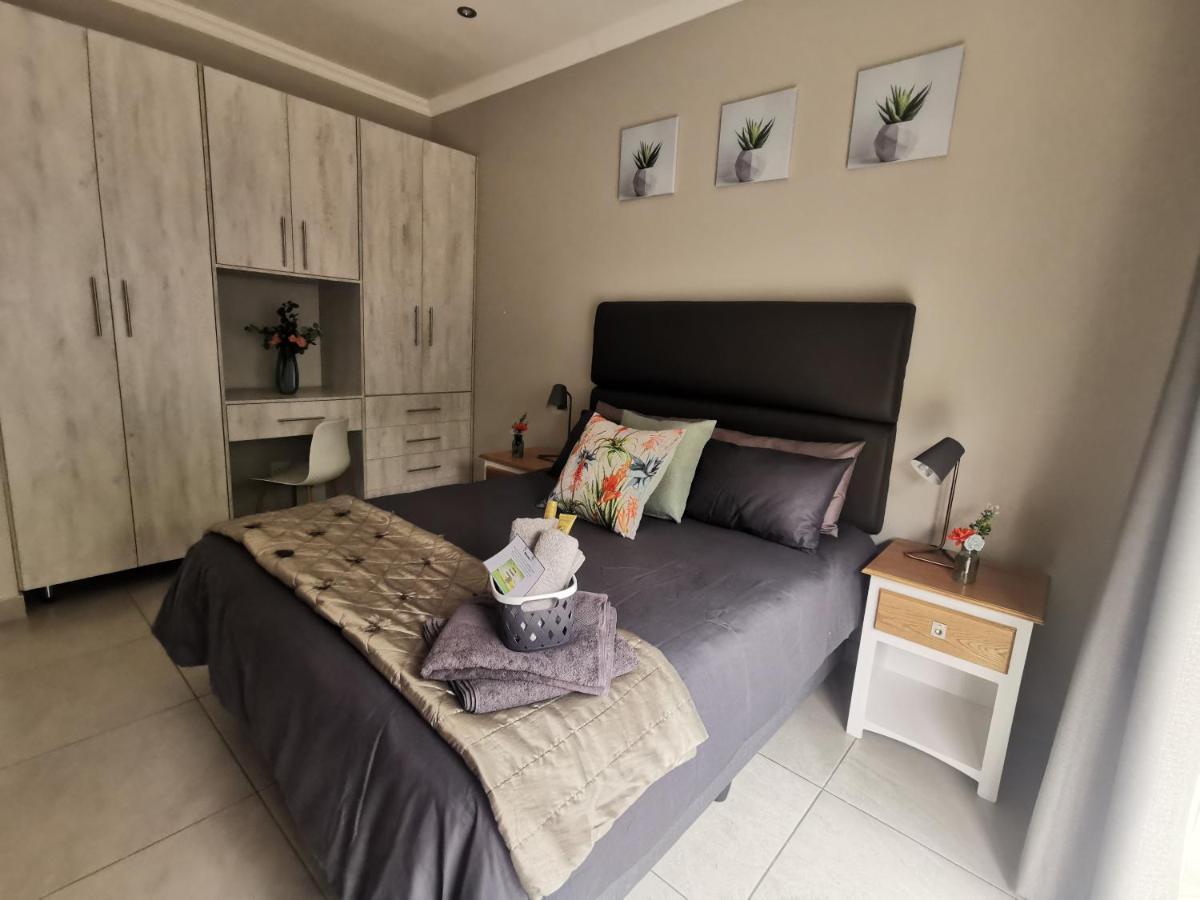 אלברטון Utopia Guest House מראה חיצוני תמונה
