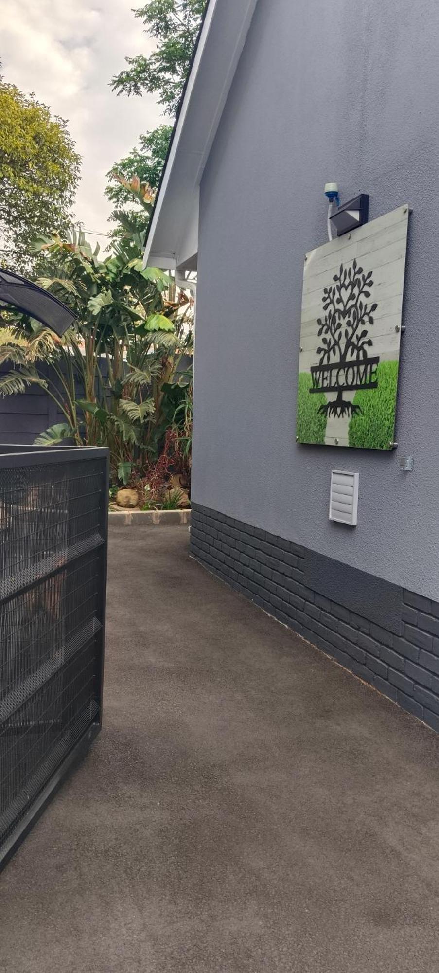 אלברטון Utopia Guest House מראה חיצוני תמונה