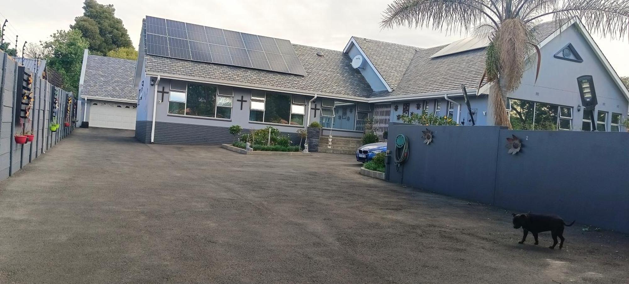 אלברטון Utopia Guest House מראה חיצוני תמונה