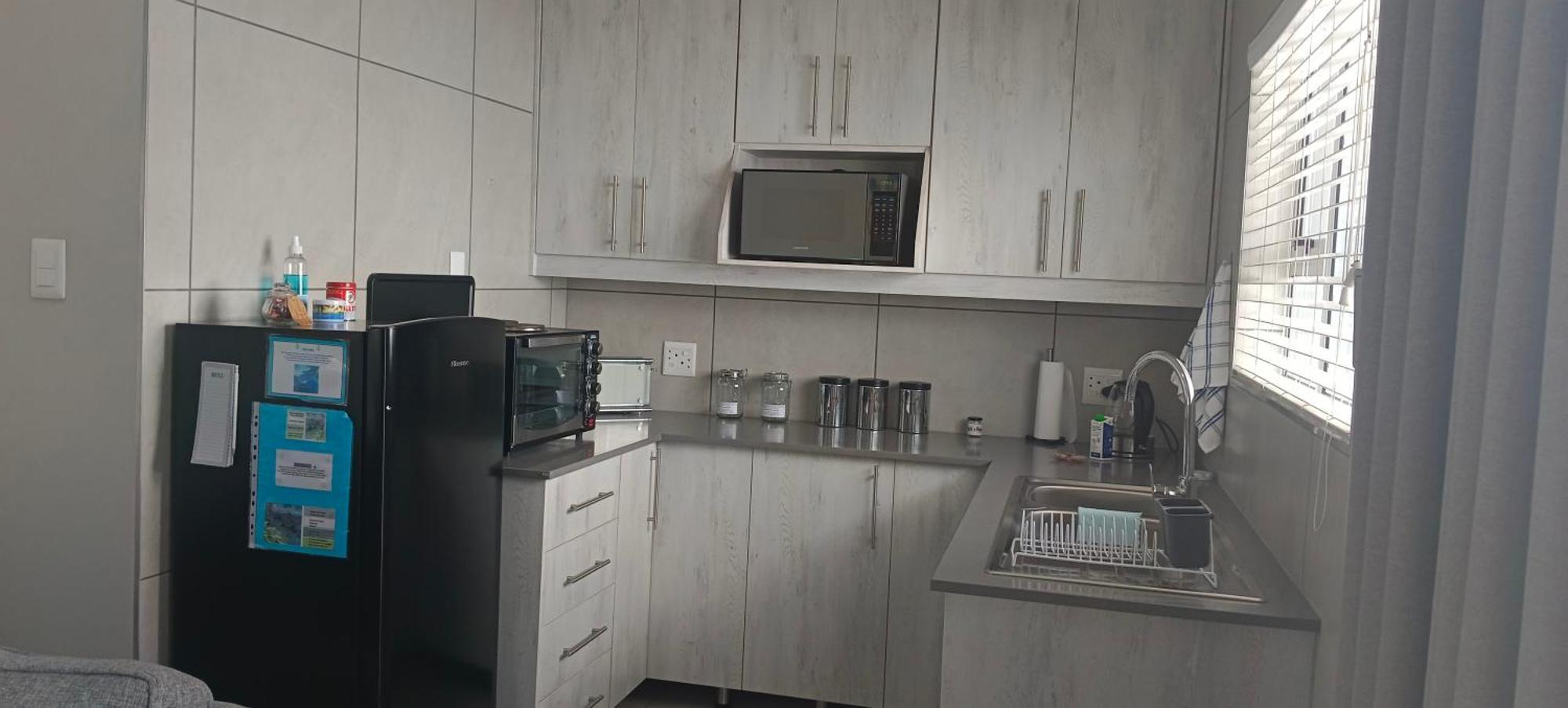 אלברטון Utopia Guest House מראה חיצוני תמונה